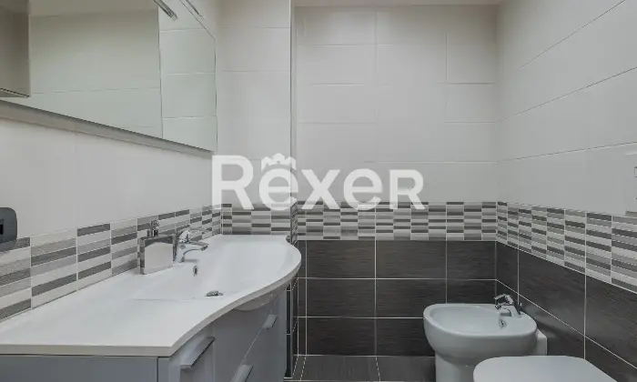 Rexer-Roma-Ufficio-di-ampia-metratura-Altro