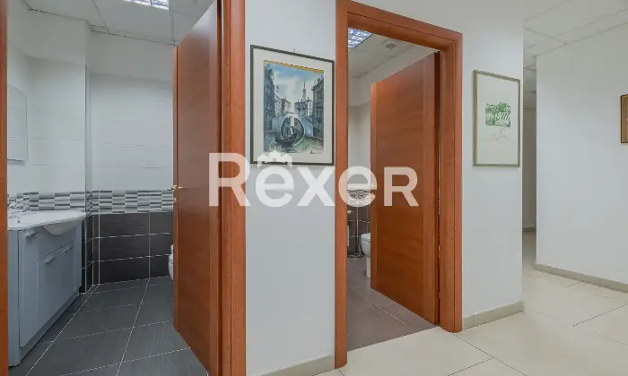 Rexer-Roma-Ufficio-di-ampia-metratura-Altro
