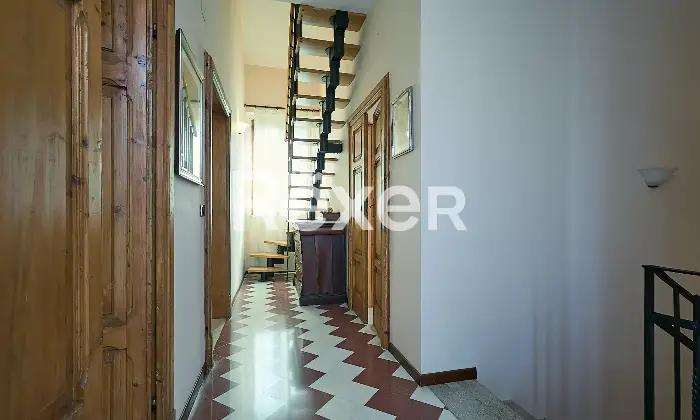 Rexer-Sulmona-Villa-su-due-livelli-con-garage-e-giardino-Altro