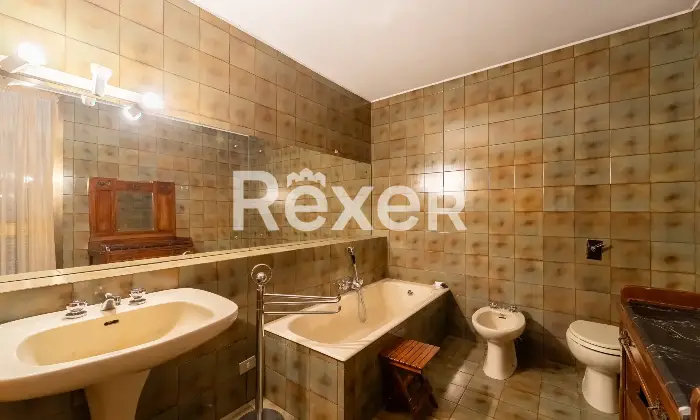 Rexer-Chignolo-Po-Villa-indipendente-di-ampia-metratura-con-giardino-di-mq-Altro