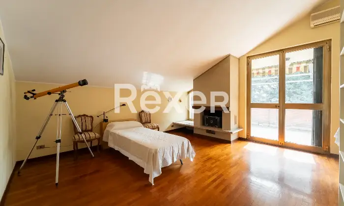 Rexer-Chignolo-Po-Villa-indipendente-di-ampia-metratura-con-giardino-di-mq-Altro