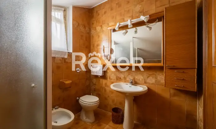 Rexer-Chignolo-Po-Villa-indipendente-di-ampia-metratura-con-giardino-di-mq-Altro
