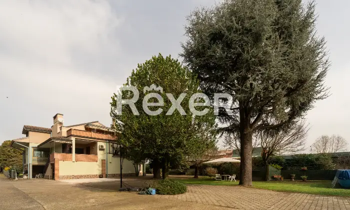 Rexer-Chignolo-Po-Villa-indipendente-di-ampia-metratura-con-giardino-di-mq-Altro