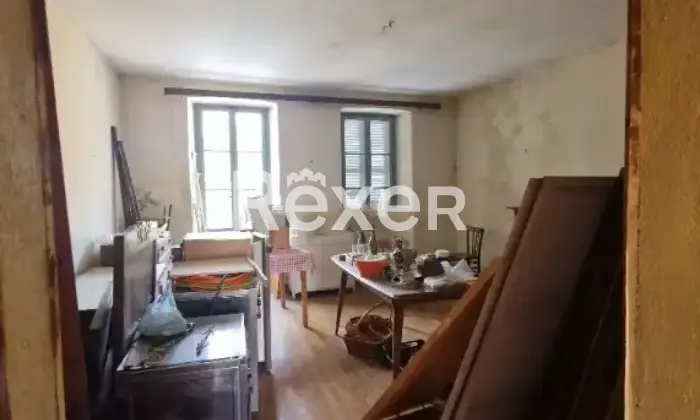 Rexer-Varallo-Appartamento-su-due-piani-in-vendita-in-Via-Brigate-Garibaldi-Varallo-Altro