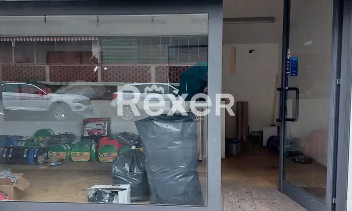 Rexer-Carrara-Locale-commerciale-con-magazzino-mq-fronte-strada-a-Carrara-Altro