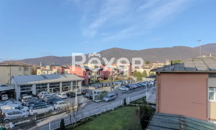 Rexer-Alzano-Lombardo-TRILOCALE-CON-BOX-E-CANTINA-Altro