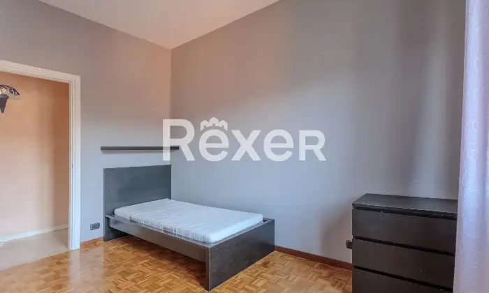 Rexer-Alzano-Lombardo-TRILOCALE-CON-BOX-E-CANTINA-Altro