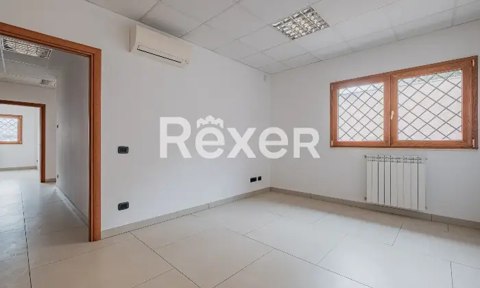 Rexer-Roma-Ufficio-di-ampia-metratura-Altro
