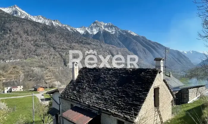 Rexer-Premia-Casa-tradizionale-in-pietra-con-ampio-terreno-in-Frazione-Pioda-Premia-Altro