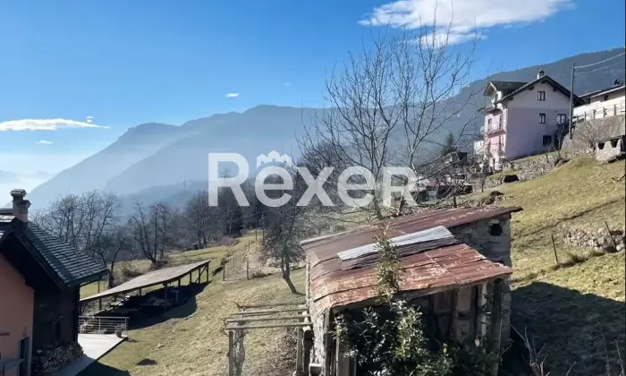 Rexer-Premia-Casa-tradizionale-in-pietra-con-ampio-terreno-in-Frazione-Pioda-Premia-Altro