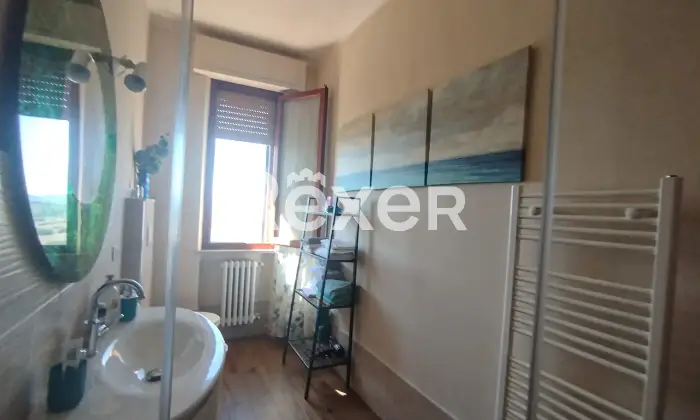 Rexer-Casole-dElsa-Vivere-le-colline-toscane-ultimo-piano-con-vista-balcone-e-garage-Altro