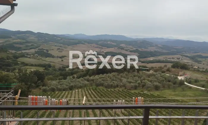 Rexer-Casole-dElsa-Vivere-le-colline-toscane-ultimo-piano-con-vista-balcone-e-garage-Altro