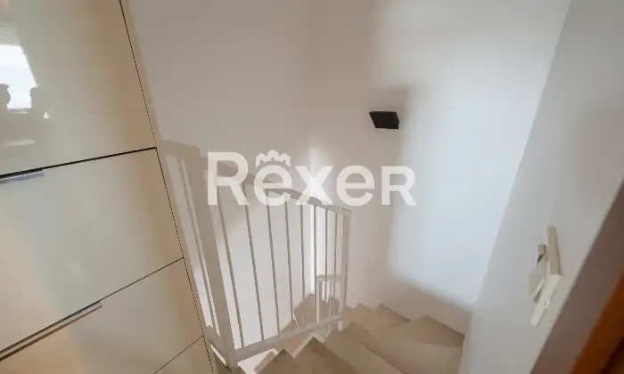 Rexer-Milano-ATTICO-SU-DUE-LIVELLI-CON-TERRAZZO-DI-MQ-CANTINA-E-BOX-Altro