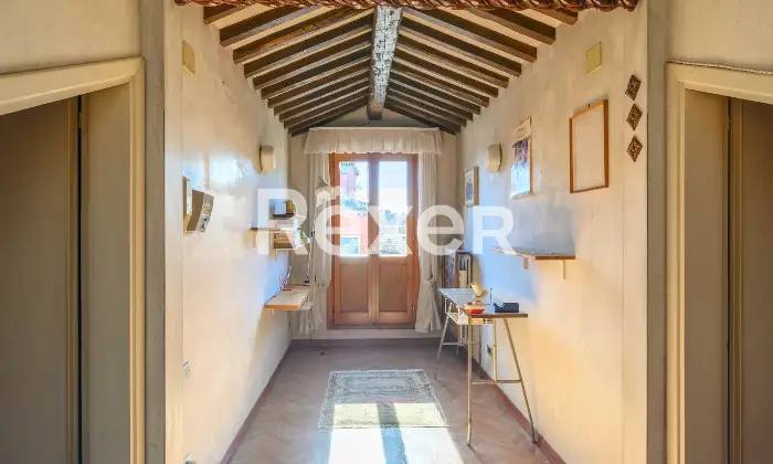 Rexer-Venezia-Casa-indipendente-su-pi-livelli-con-ampia-mansarda-e-giardino-privato-Altro