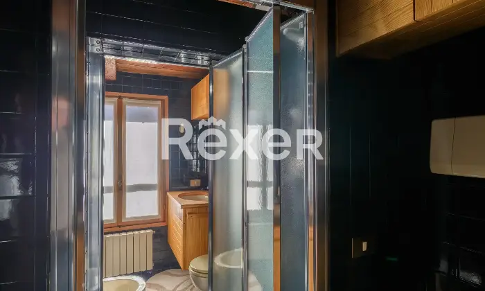 Rexer-Venezia-Casa-indipendente-su-pi-livelli-con-ampia-mansarda-e-giardino-privato-Altro