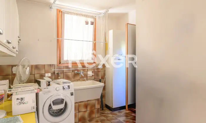 Rexer-Venezia-Casa-indipendente-su-pi-livelli-con-ampia-mansarda-e-giardino-privato-Altro