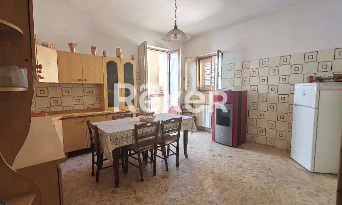 Rexer-Bitonto-Intera-palazzina-indipendente-terracielo-con-due-appartamenti-giardino-terrazzi-e-garage-Altro
