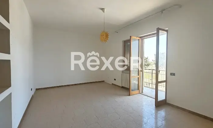 Rexer-Bitonto-Intera-palazzina-indipendente-terracielo-con-due-appartamenti-giardino-terrazzi-e-garage-Altro