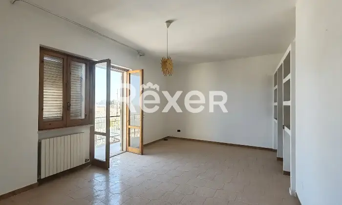 Rexer-Bitonto-Intera-palazzina-indipendente-terracielo-con-due-appartamenti-giardino-terrazzi-e-garage-Altro