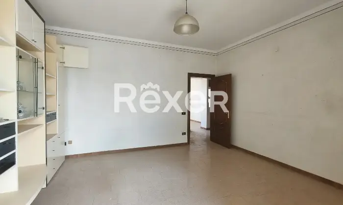 Rexer-Bitonto-Intera-palazzina-indipendente-terracielo-con-due-appartamenti-giardino-terrazzi-e-garage-Altro