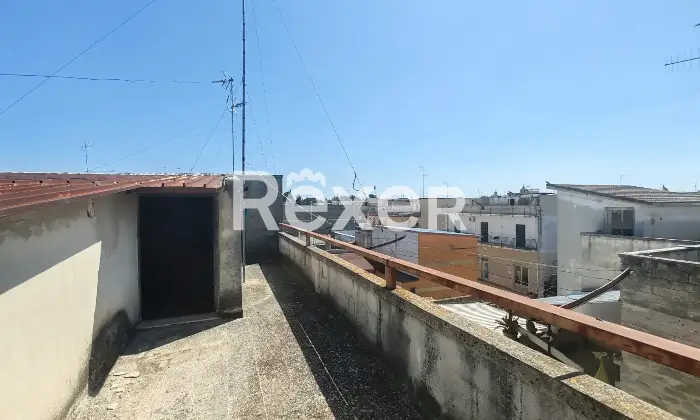 Rexer-Bitonto-Intera-palazzina-indipendente-terracielo-con-due-appartamenti-giardino-terrazzi-e-garage-Altro