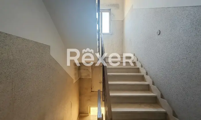 Rexer-Bitonto-Intera-palazzina-indipendente-terracielo-con-due-appartamenti-giardino-terrazzi-e-garage-Altro