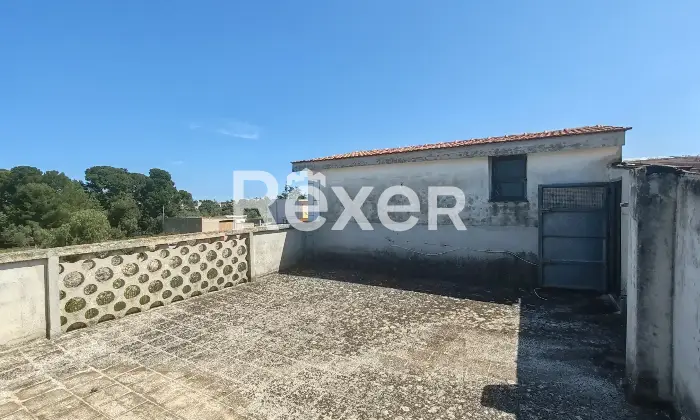 Rexer-Bitonto-Intera-palazzina-indipendente-terracielo-con-due-appartamenti-giardino-terrazzi-e-garage-Altro