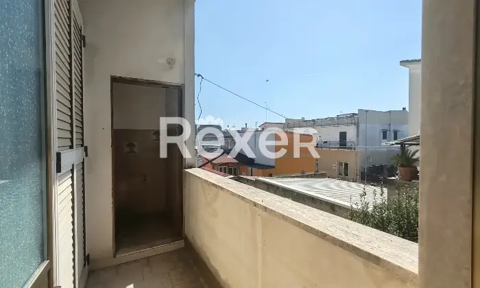 Rexer-Bitonto-Intera-palazzina-indipendente-terracielo-con-due-appartamenti-giardino-terrazzi-e-garage-Altro