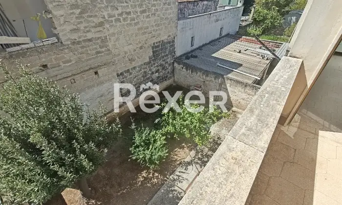 Rexer-Bitonto-Intera-palazzina-indipendente-terracielo-con-due-appartamenti-giardino-terrazzi-e-garage-Altro