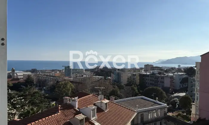 Rexer-Savona-Ampia-metratura-con-vista-panoramica-in-stabile-depoca-Altro