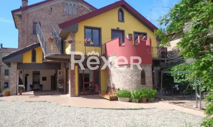 Rexer-Calendasco-Ostello-con-Bar-e-Ristorante-in-vendita-a-Calendasco-Via-Giuseppe-Mazzini-Altro