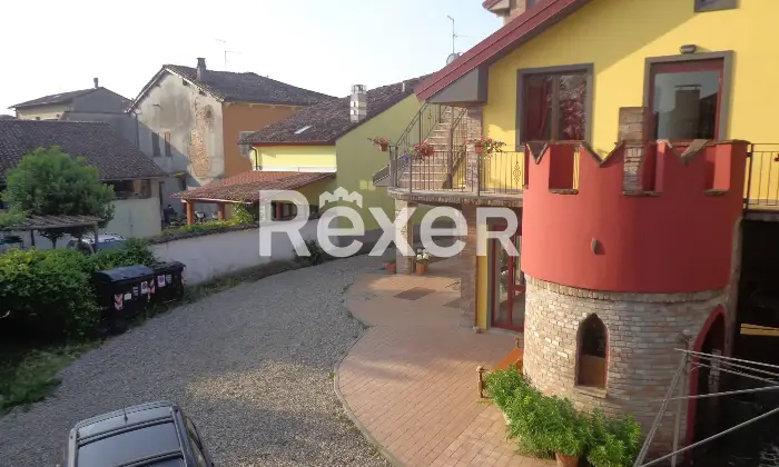 Rexer-Calendasco-Ostello-con-Bar-e-Ristorante-in-vendita-a-Calendasco-Via-Giuseppe-Mazzini-Altro