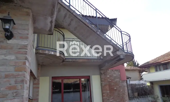 Rexer-Calendasco-Ostello-con-Bar-e-Ristorante-in-vendita-a-Calendasco-Via-Giuseppe-Mazzini-Altro