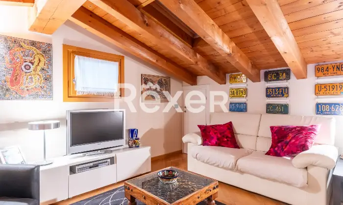Rexer-Toscolano-Maderno-TRILOCALE-CON-LOGGIA-VISTA-LAGO-E-PISCINA-Altro
