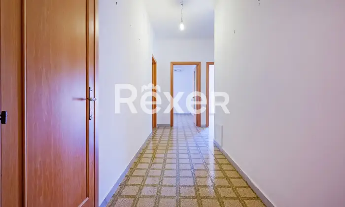 Rexer-Gallipoli-Appartamento-al-primo-piano-con-veranda-e-terrazzo-abitabile-con-scorci-vista-mare-Altro