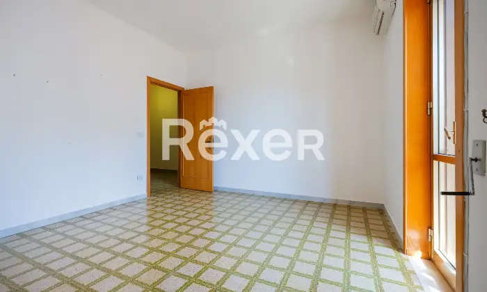 Rexer-Gallipoli-Appartamento-al-primo-piano-con-veranda-e-terrazzo-abitabile-con-scorci-vista-mare-Altro