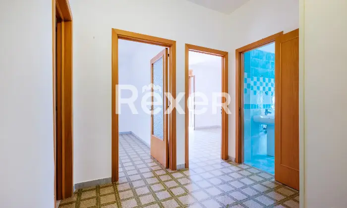 Rexer-Gallipoli-Appartamento-al-primo-piano-con-veranda-e-terrazzo-abitabile-con-scorci-vista-mare-Altro