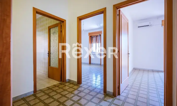 Rexer-Gallipoli-Appartamento-al-primo-piano-con-veranda-e-terrazzo-abitabile-con-scorci-vista-mare-Altro