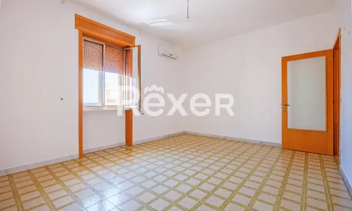 Rexer-Gallipoli-Appartamento-al-primo-piano-con-veranda-e-terrazzo-abitabile-con-scorci-vista-mare-Altro