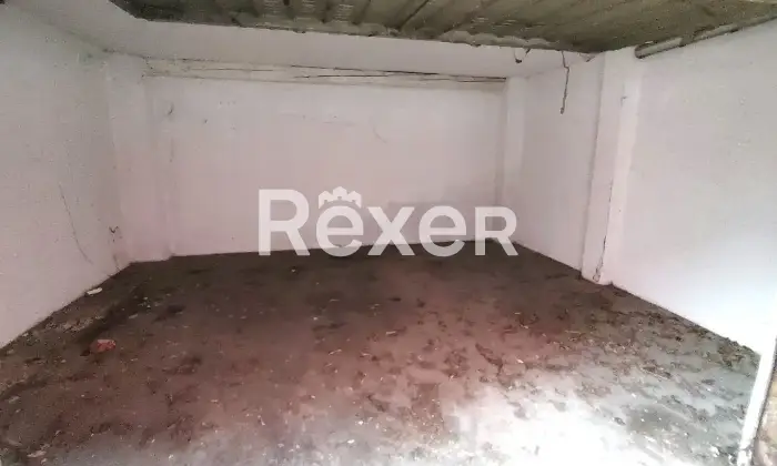 Rexer-Treviglio-Magazzino-con-soppalco-e-due-box-auto-Altro