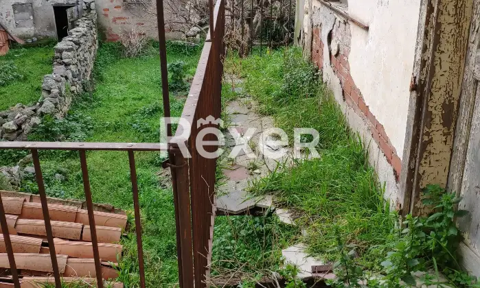 Rexer-Bonorva-Intero-Edificio-Storico-con-Ampio-Giardino-in-Centro-Corso-Umberto-Altro