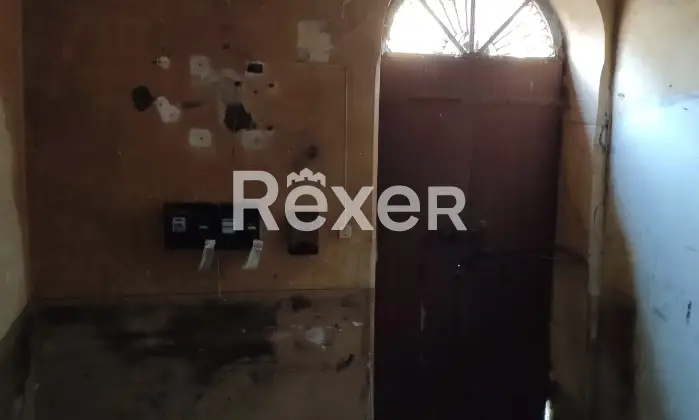 Rexer-Bonorva-Intero-Edificio-Storico-con-Ampio-Giardino-in-Centro-Corso-Umberto-Altro