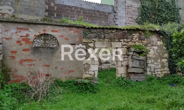 Rexer-Bonorva-Intero-Edificio-Storico-con-Ampio-Giardino-in-Centro-Corso-Umberto-Altro
