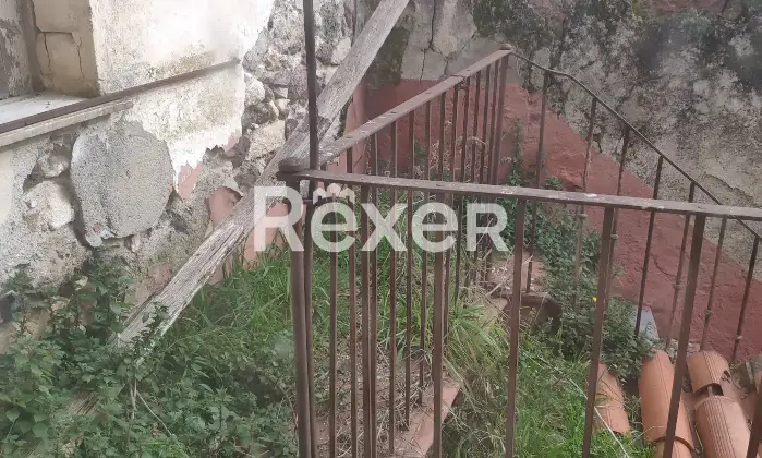 Rexer-Bonorva-Intero-Edificio-Storico-con-Ampio-Giardino-in-Centro-Corso-Umberto-Altro