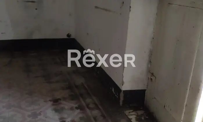 Rexer-Bonorva-Intero-Edificio-Storico-con-Ampio-Giardino-in-Centro-Corso-Umberto-Altro