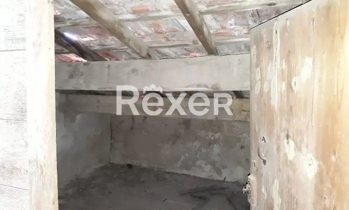 Rexer-Bonorva-Intero-Edificio-Storico-con-Ampio-Giardino-in-Centro-Corso-Umberto-Altro