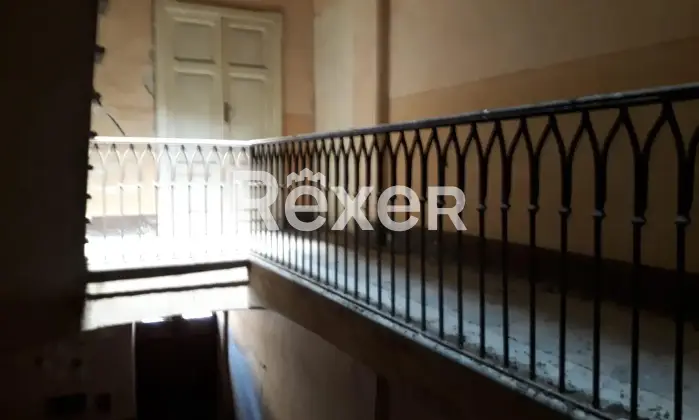 Rexer-Bonorva-Intero-Edificio-Storico-con-Ampio-Giardino-in-Centro-Corso-Umberto-Altro