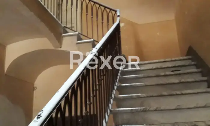 Rexer-Bonorva-Intero-Edificio-Storico-con-Ampio-Giardino-in-Centro-Corso-Umberto-Altro