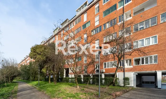 Rexer-Milano-Tre-locali-al-piano-alto-Altro
