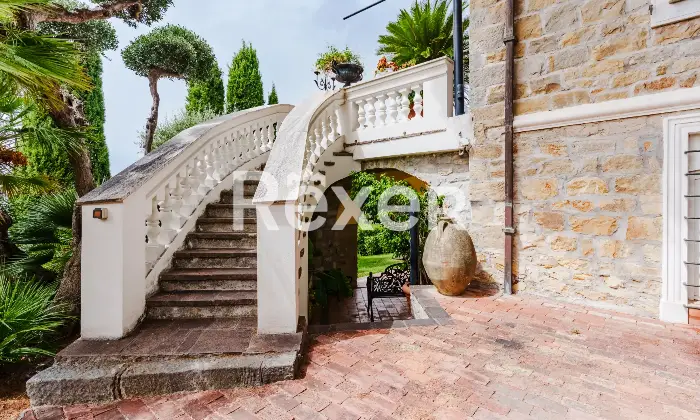 Rexer-Bordighera-Prestigiosa-dimora-storica-fronte-mare-Altro